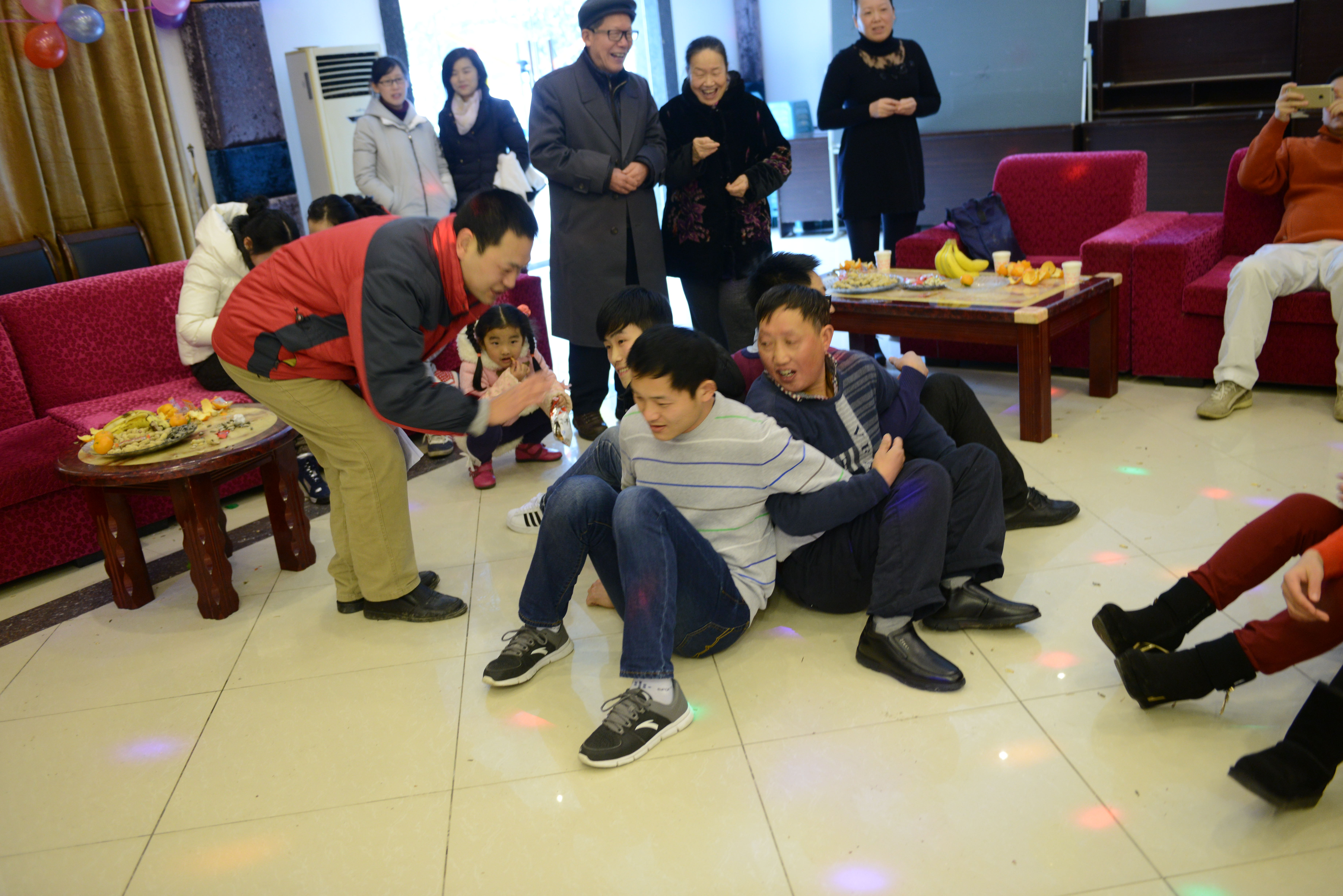 游戲二：坐地起身1.jpg